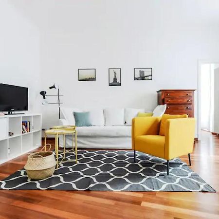 Pagano & Cenacolo Bright Apartment Milão Exterior foto